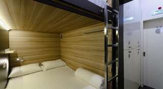 Хостел Капсула Москва Двуспальная кровать в общем номере для мужчин и женщин-4